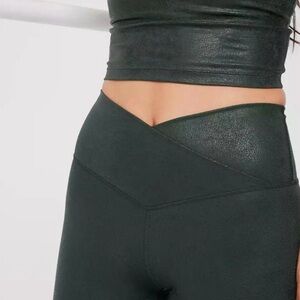 NWT Aerie Metallic Green Offline Crossover Leggings